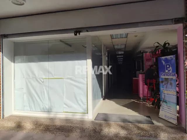 ALQUILER DE LOCAL COMERCIAL EN MINI MARKET SANTA MARTA (9)