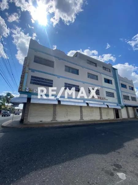 EXCELENTE OPORTUNIDAD DE INVERSION, EDIFICIO COMERCIAL UBICADO EN LA CARRERA 18 CON CALLE 45