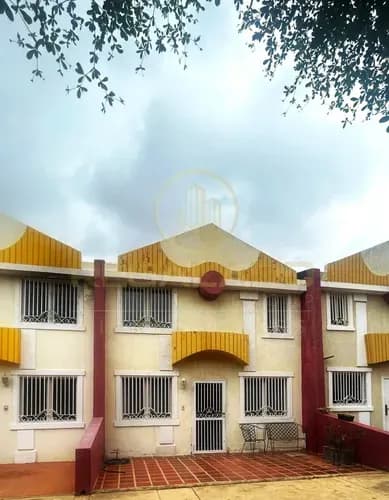 Scv-1933 Zona Oeste Townhouse Villa Mariera Sector Club Hipico