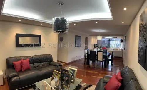 Sb Apartamento Completamente Remodelado, Cuenta Con Tres Habitaciones, Tres Baños, Dos Puestos De Estacionamiento Y Maletero. Queda En Calle Cerrada Con Vigilancia,ubicado En Colinas De La Tahona