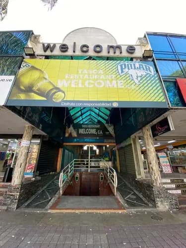 Gran Centro Comercial De Oportunidad! En Pleno Corazón De La Av. Bolívar Norte De Valencia! Te Presentamos Una Edificación Comercial En Venta
