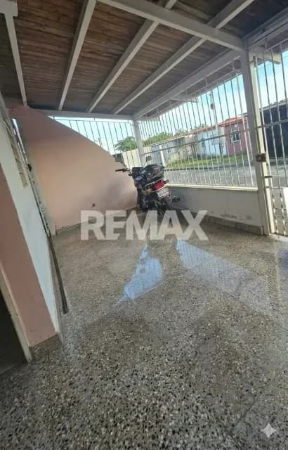 En venta casa en parque recidencial los robles! Conjunto totalme privado y cerrado. Con pronton electrico! Condominio organizado