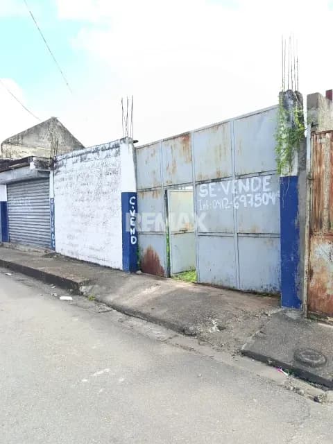 En Venta Local Comercial, ubicado en la Avenida Rivas, Maturín, Estado Monagas.