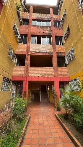 Xv, En Venta Apto En Urbanización Los Teques Bloque 32 - San Cristóbal