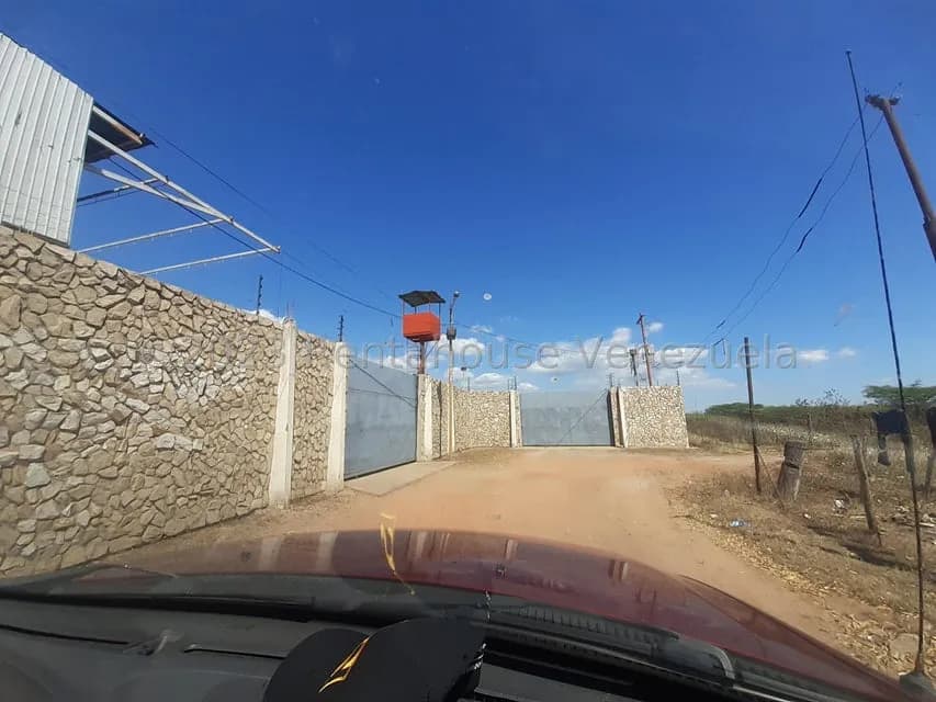 Comercial (Galpon - Deposito) en Alquiler en La N, Zulia