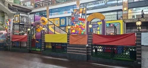 Fondo De Comercio Con Mobiliario Parque Infantil En Cc La Casona San Antonio De Los Altos