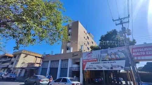 Apartamento En Maracay Av. Mariño Amplio. Ljsa 25-14244