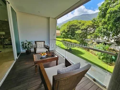 Af- Apartamento En Venta En La Castellana, Remodelado, Terraza Con Agradable Vista Panorámica, Edificio De Baja Densidad Con Gimnasio, Pozo De Agua Y Vigilancia