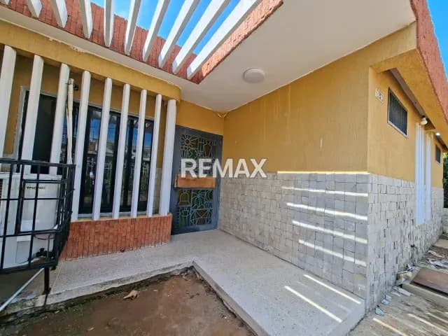 Casa Comercial