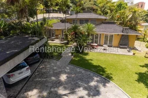 Af- Casa En Venta En Los Geranios, Amplia, Dúplex, Estilo Europeo, Con Terrazas Y Jardines, Ubicada En Calle Cerrada Con Vigilancia