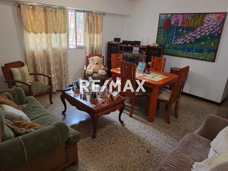 Alquiler. Apartamento. Los Jardines del Valle. Caracas