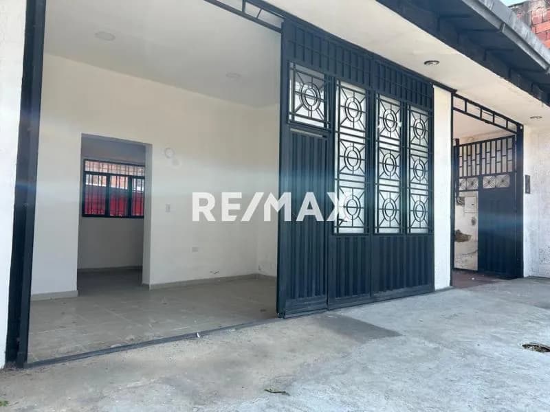 Gran Oportunidad! Venta inmueble con doble propósito Local Comercial con Estacionamientos ubicado en san antonio