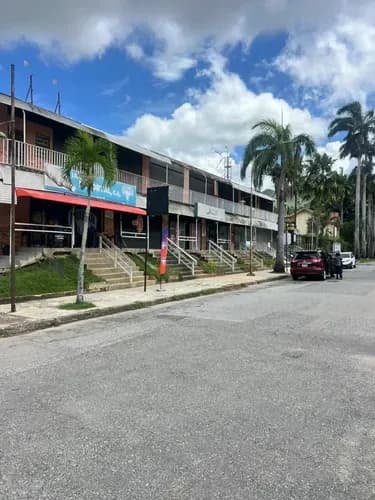 Se Encuentra Disponible Un Espectacular Local Comercial En Alquiler En Valencia, Trigal Norte, Dentro Del Reconocido Centro Comercial El Portal. (al)