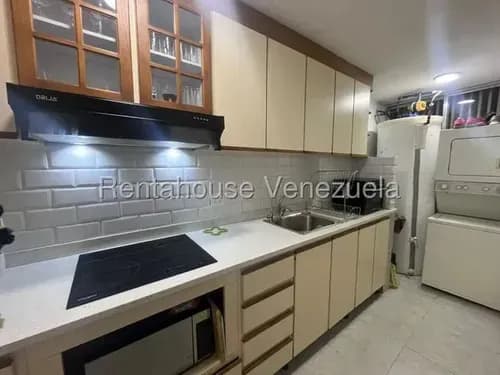 La Bonita Yt 26-20061 Se Vende Apartamento Cuenta Con Una Excelente Distribución, Tres Amplias Habitaciones Con Sus Closet