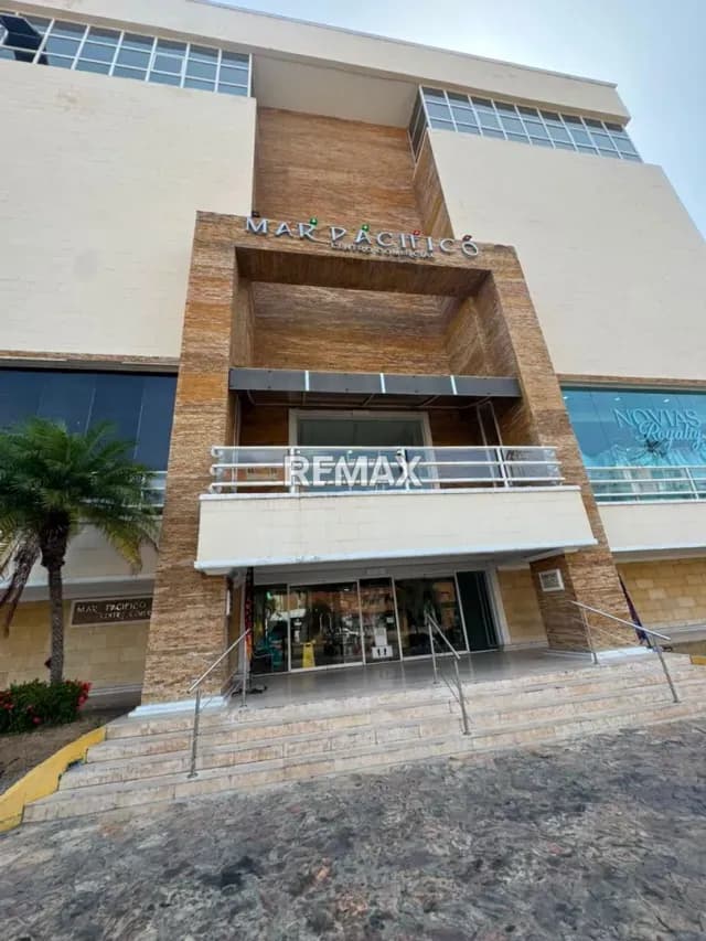 EN VENTA CARRETA COMERCIAL EN EL CENTRO COMERCIAL MAR PACIFICO, EN LA AV. PRINCIPAL DE LECHERIA