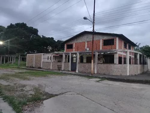 Casa Amplia De Esquina En Venta En Naguanagua, La Campiña - Rotafe Atm