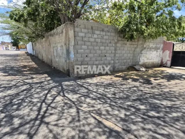 En Venta Parcela de Terreno Calle Falcon del Centro