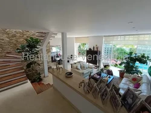 Tg Casa En Venta En Sebucan, En Calle Cerrada, Múltiples Niveles, Jardín 25-11550