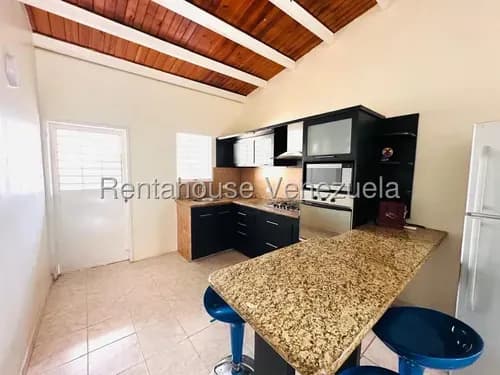 # 26-19327 Venta Casa Con Cocina Equipada Y Tanqueen Urb Roca Nostra Cabudare,lara Gm