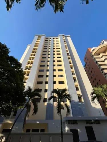 Apartamento En Alquiler: La Trigaleña Alta Res. Bahía Dorada Valencia Ch-180