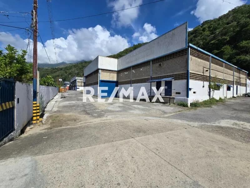 Alquiler de Galpon Industrial en Caucaguita Mun. Sucre (1-B)