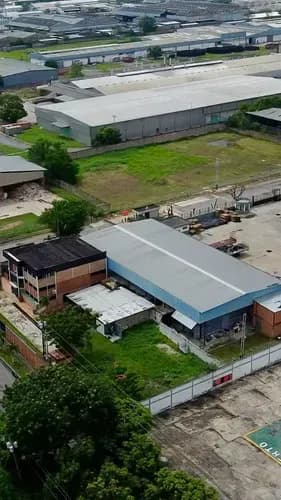 Oportunidad Única En Zona Industrial El Bosque, Valencia (al)