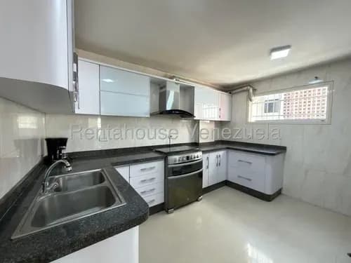 Excelente Apartamento En Alquiler Con Planta Eléctrica Total Pozo De Agua Seguridad Cocina Empotrada Lavadora Secadora 3 Habitaciones 3 Baños Nela 26-16439
