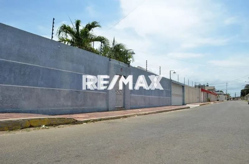 Se vende espectacular casa con piscina Urb. Gilcon, Oeste de Maracaibo, Venezuela