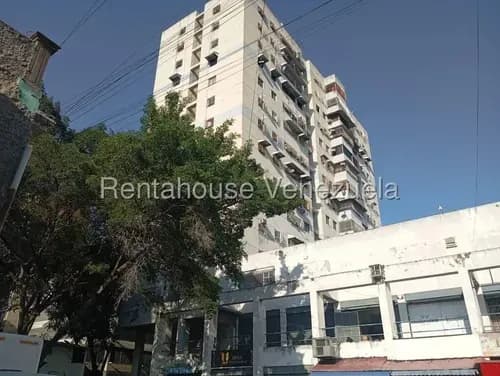 Apartamento En Quinta Crespo, Te Presentamos Este Apartamento Muy Iluminado Y Ventilado, Con Una Excelente Distribución, Cerca De Todos Los Servicios, Fácil Movilidad A Diversas Zonas#26-17393.