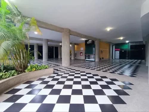 Local En Alquiler 12m2 C.e El Coliseo La Rosaleda San Antonio
