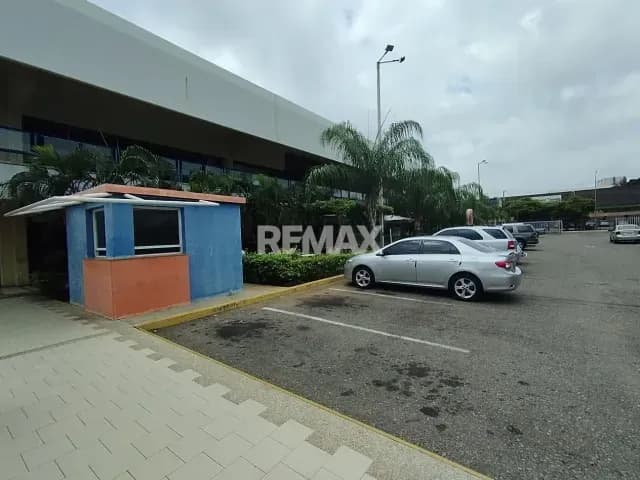 Se alquila Local Comercial en CC Bulevar Delicias, planta Alta, cerca de SOET POSTRES, ZONA TRANSITADA
