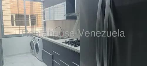 Hermoso Apartamento Con Amplios Espacios Y Acabados De Lujo Mls #26-20638
