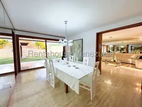 Km Lujosa Casa En Venta En Los Naranjos Norte Con Gran Jardin