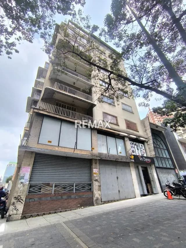 VENTA LOCAL COMERCIAL SABANA GRANDE A PIE DE CALLE