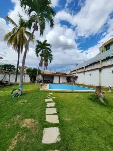 Johana Lazaro Vende Casa Estilo Colonial Con Piscina Y Amplio Terreno **clientes Directos**