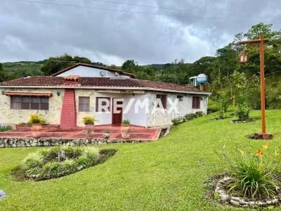 Casa de Campo en Potrero de las Casas vía Casa el Padre