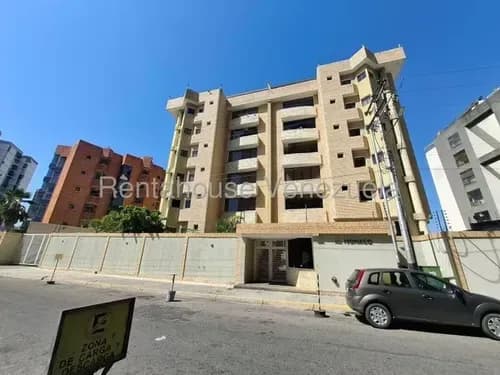 Apartamento En Venta Urb. San Jacinto, Excelente Oportunidad Para Invertir En Edificio De Data Reciente Maracay 26-15961 Hc