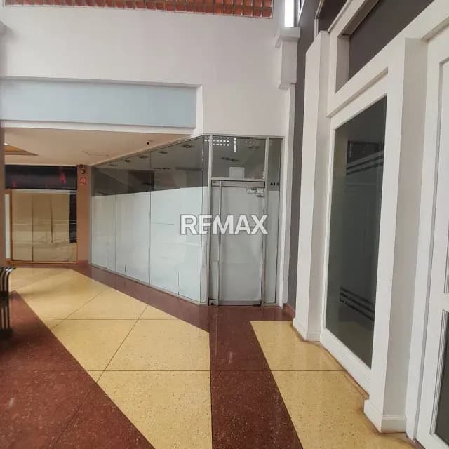 Local en alquiler en el Centro Comercial Las Virtudes