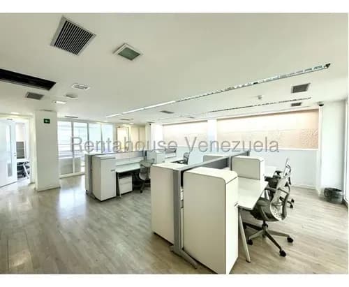 Oficina Comercial En Alquiler. Urb. Colinas De Bello Monte 26-16481 Neyla Cedeño.