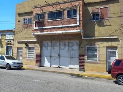 Alquilo Galpón Comercial en Maracaibo, en Bella Vista pocos metros del Centro