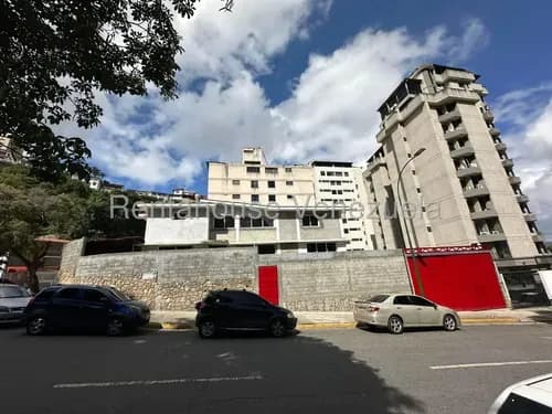 Alquilo Amplia Casa Que Puede Destinarse Para Uso Residencial O Comercial,ideal Para Oficinas, Consultorios Médicos O Laboratorio Santa Mónica !! Contactame...!!1