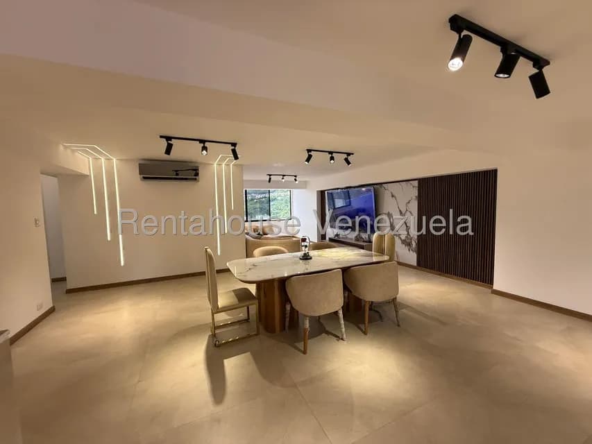 Apartamento (Duplex) en Venta en El Cigarral, Distrito Metropolitano