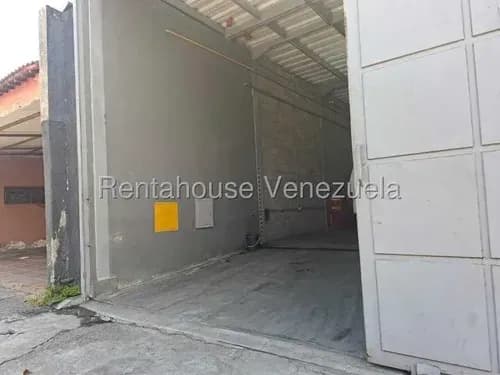 Moderno Galpón/taller/centro De Producción En Venta Remodelado Con Área Administrativa Amoblada En Sabana Grande Mls #26-17311