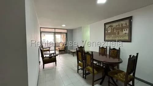 Jg Cod Flex 26-22236 Se Alquila Bello Apartamento De 4 Habitaciones Y 1 Puesto De Estacionamiento En La Candelaria Precio De Oportunidad