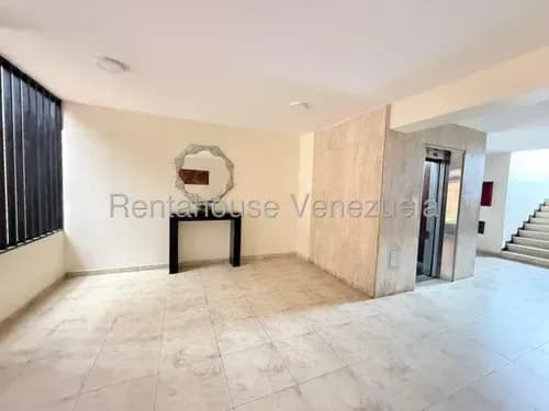 Venta Hermoso Apartamento Semi Amoblado En Urb El Parque Barquisimeto, Lara # 26-19439 Aa