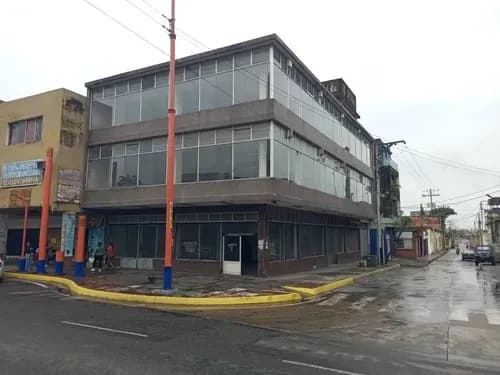 Dr Edificio Comercial En Venta De 3 Niveles Y Terraza / Frente Al Metro De Valencia (lara)