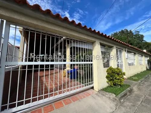 Casa Cómoda Y Con Espacio En Lavictoria De Terreno 350mts2 26-9793 Gbf