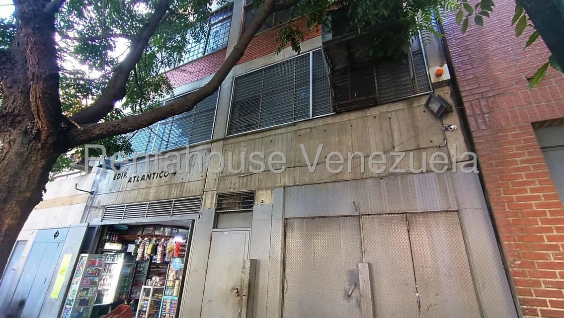 Comercial (Galpon - Deposito) en Alquiler en Catia, Distrito Metropolitano