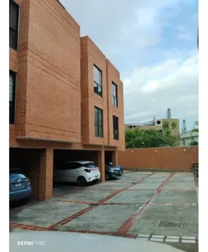 Vendo Th 200m2 La Miranda 0871
