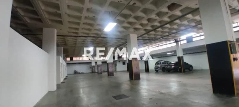 VENTA DE EDIFICIO INDUSTRIAL EN BOLEITA. 78-24-31